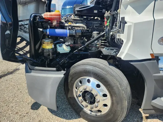 2021 FREIGHTLINER Cascadia 126