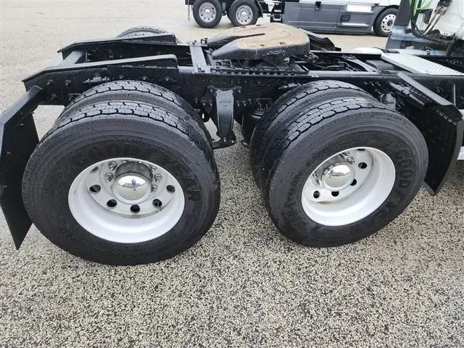 2020 FREIGHTLINER CA126