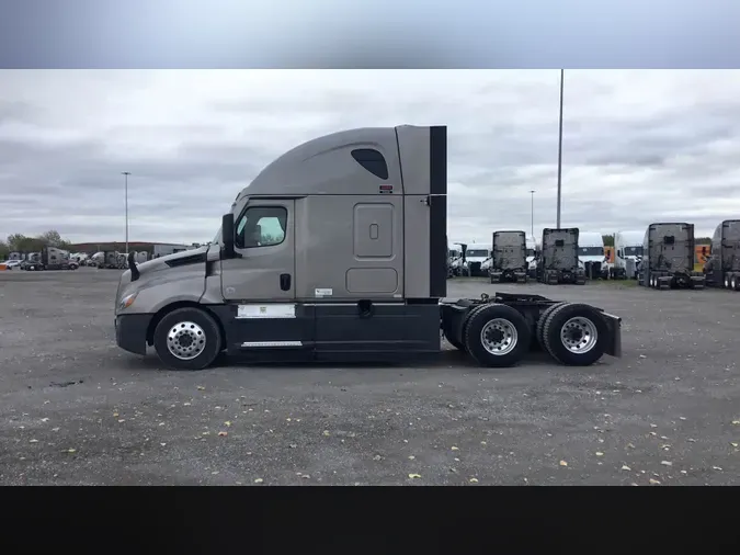 2024 Freightliner Cascadia 126