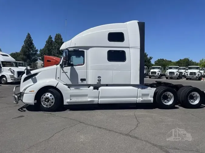 2022 VOLVO VNL64T860