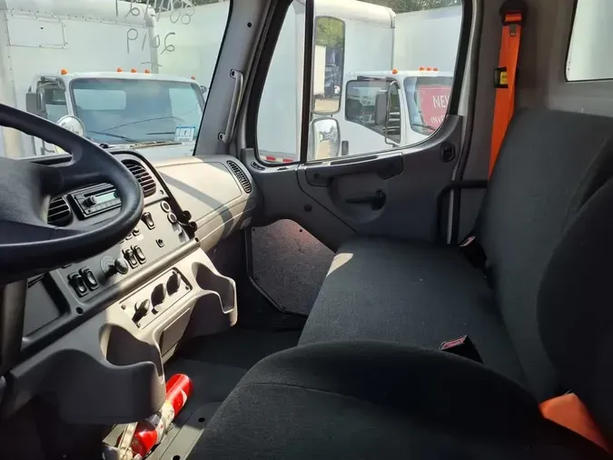 2019 FREIGHTLINER M2 106
