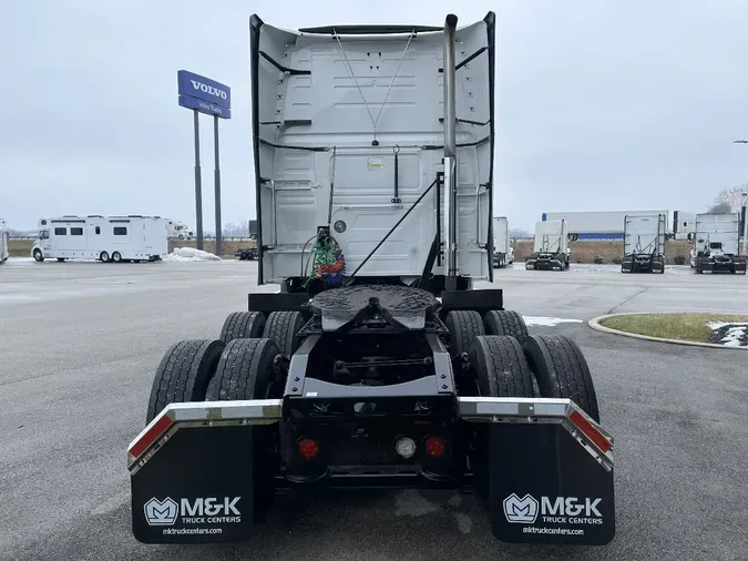2020 VOLVO VNL64T760