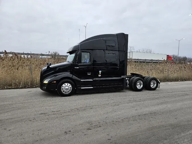 2023 VOLVO VNL64T860