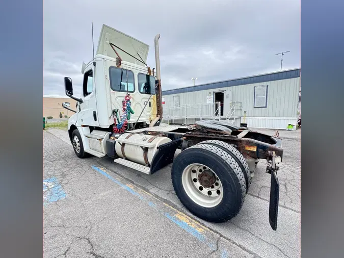 2019 FREIGHTLINER/MERCEDES NEW CASCADIA 126