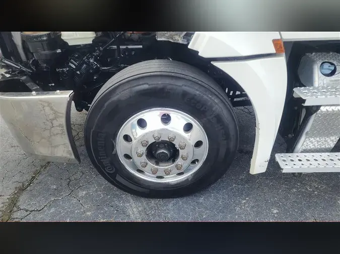 2019 FREIGHTLINER CA126
