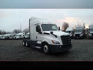 2021 Freightliner Cascadia 126
