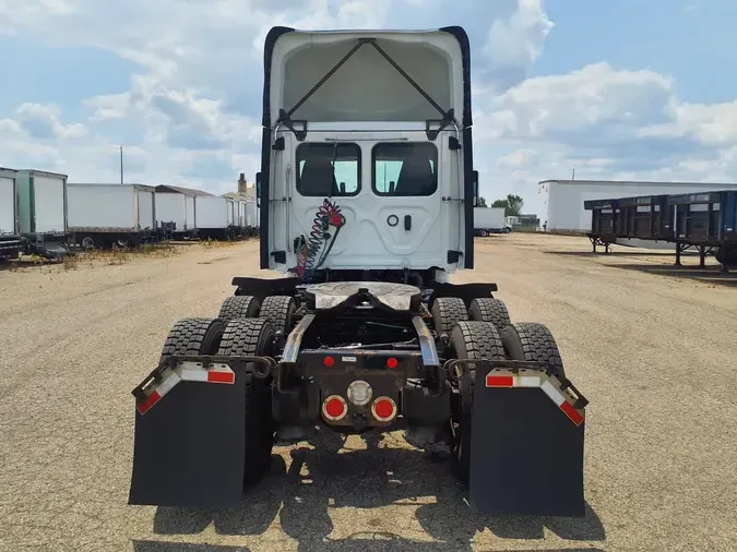 2020 FREIGHTLINER/MERCEDES CASCADIA 125