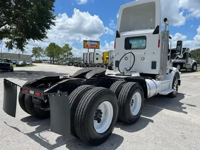 2020 Peterbilt 567