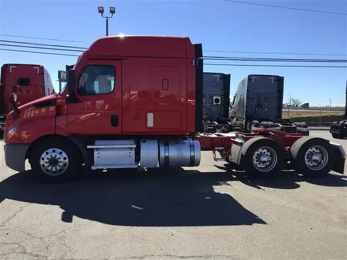 2020 FREIGHTLINER CA116