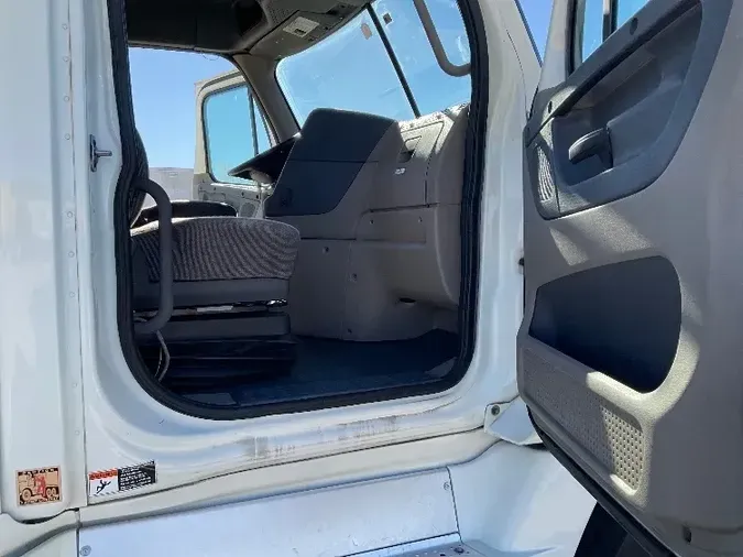 2018 Freightliner X12564ST