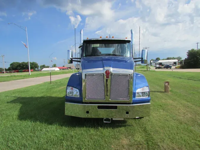2026 Kenworth T880