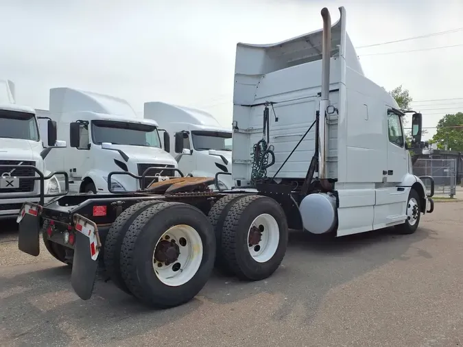 2020 VOLVO VNR64T-640