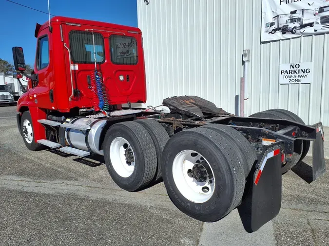 2018 FREIGHTLINER/MERCEDES CASCADIA 125