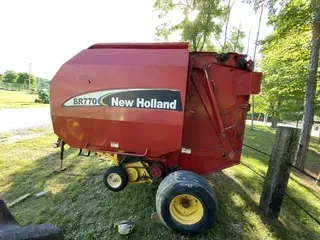 2005 New Holland BR770