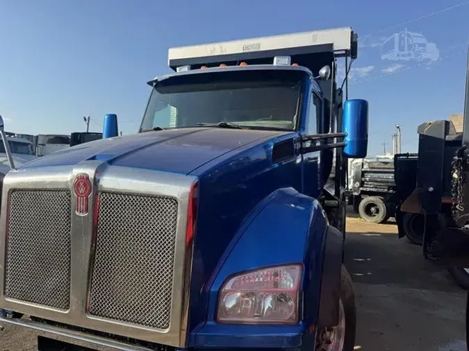 2016 KENWORTH T880