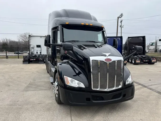 2023 Peterbilt 579