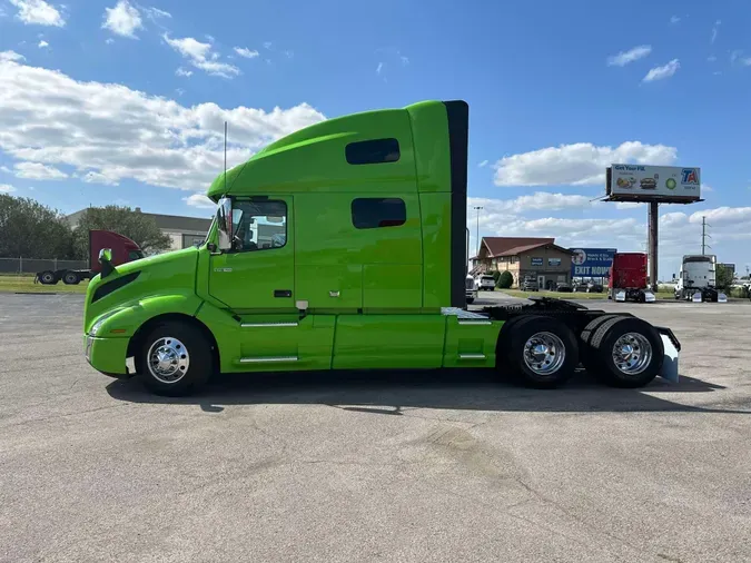 2023 VOLVO VNL64T760