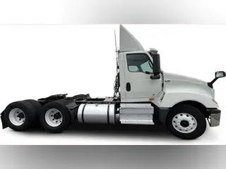 2022 International LT625