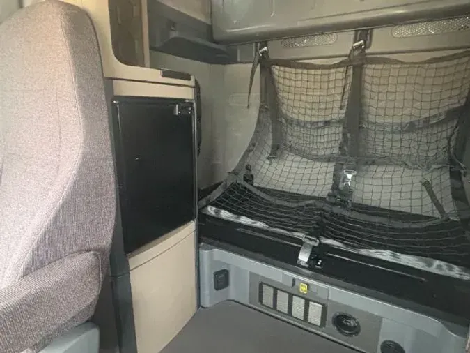 2020 Freightliner Cascadia 1253ba22bf8763d11a7f83277518c3c595b