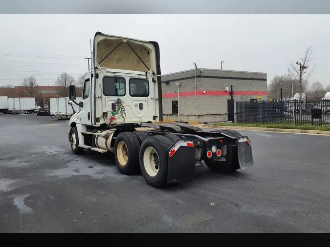 2017 FREIGHTLINER/MERCEDES CASCADIA 125