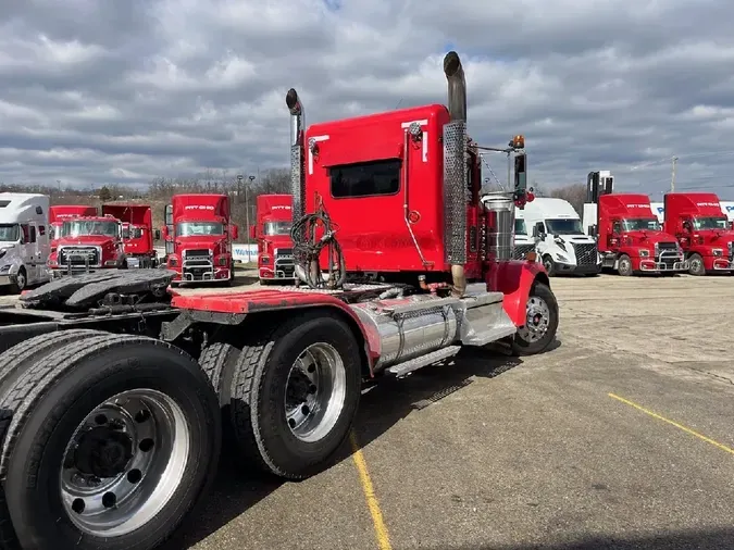 2019 KENWORTH W900L