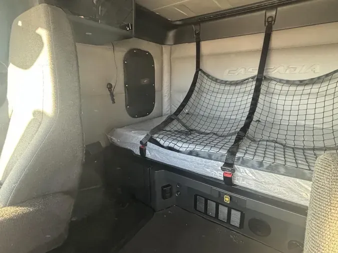 2020 Freightliner New Cascadia 126