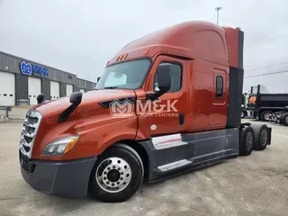 2020 FREIGHTLINER Cascadia 126