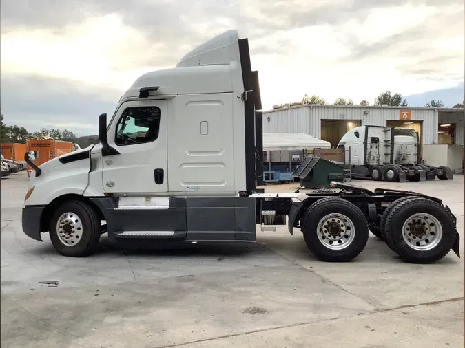 2020 Freightliner Cascadia