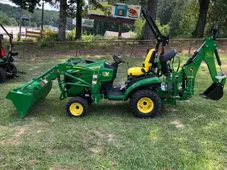 2022 John Deere 1025R TLB