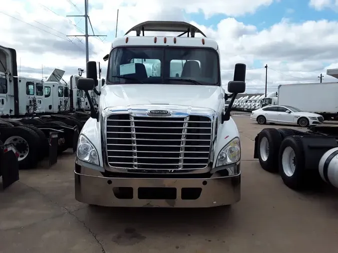 2016 FREIGHTLINER/MERCEDES CASCADIA 125