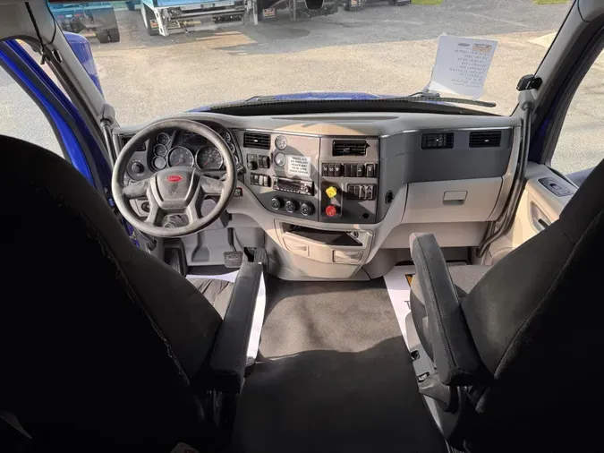 2022 Peterbilt 579