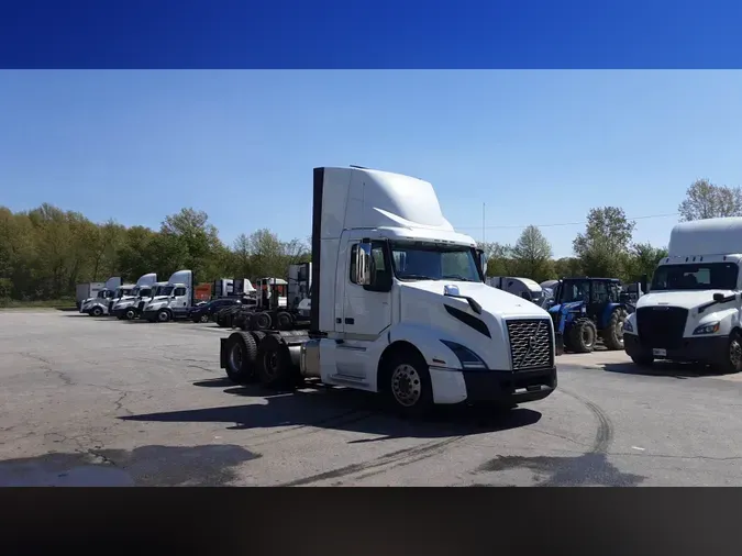 2020 Volvo VNL300