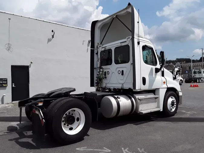 2018 FREIGHTLINER/MERCEDES CASCADIA 125