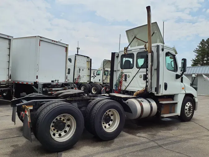 2017 FREIGHTLINER/MERCEDES CASCADIA 125