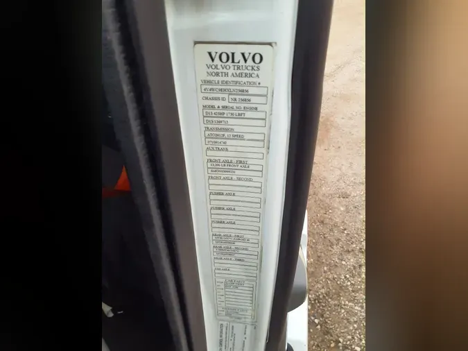 2020 VOLVO VNR64T-640