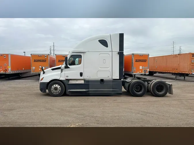 2022 Freightliner Cascadia 126
