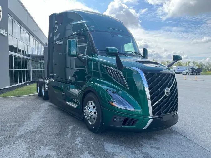 2026 VOLVO VNL64T860