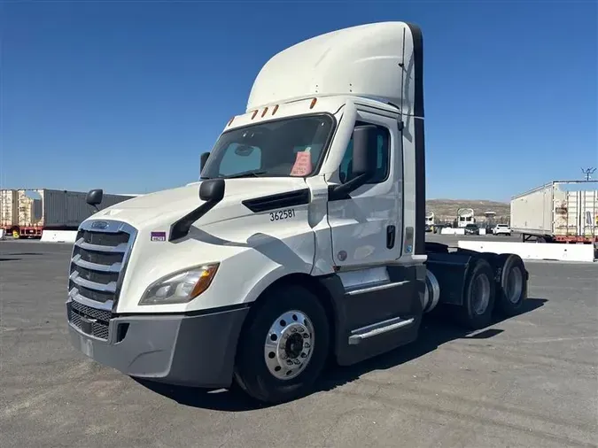 2021 FREIGHTLINER CA1263bc111f8061a01df6942e18d8b84e965