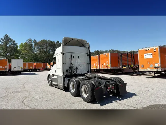 2021 Freightliner Cascadia 126