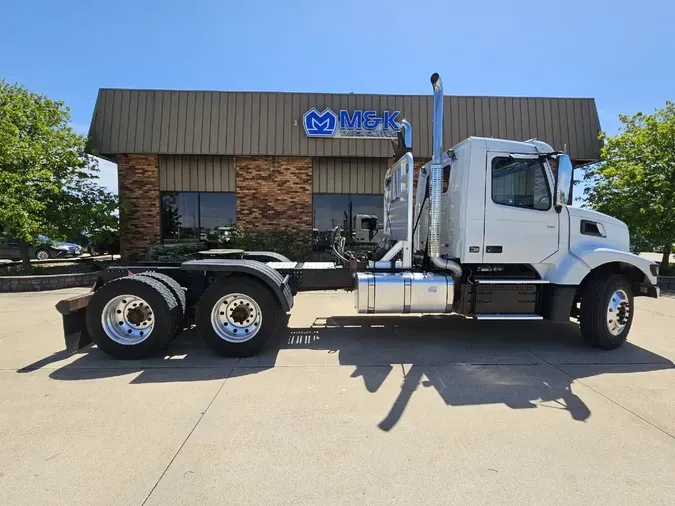 2023 VOLVO VHD64FT3003bc7584bd9adaa5ded65ce6a356d9164