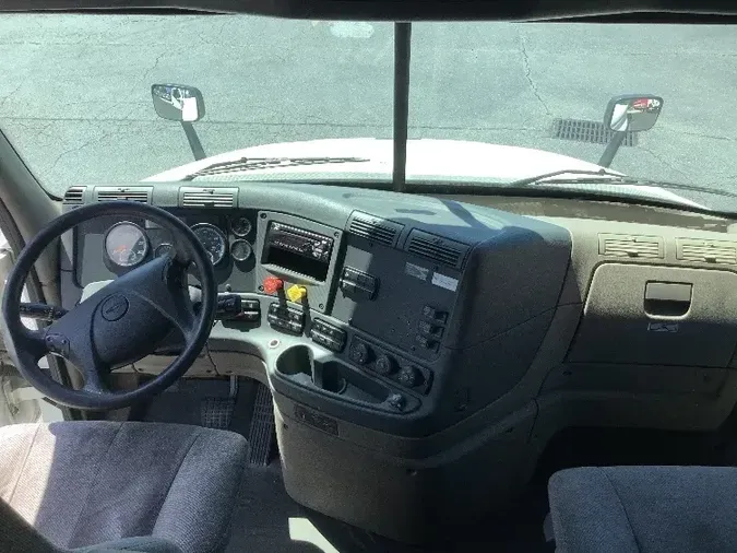 2018 Freightliner X12564ST