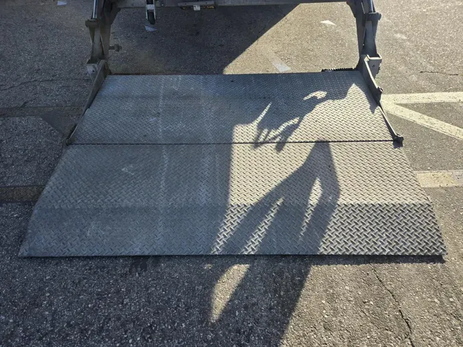 2021 Freightliner Business Class M2 106