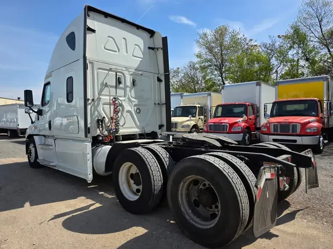 2020 FREIGHTLINER/MERCEDES CASCADIA 125