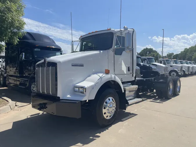 2020 Kenworth T800