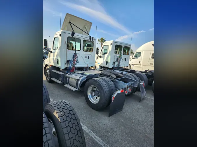 2020 FREIGHTLINER/MERCEDES NEW CASCADIA 116