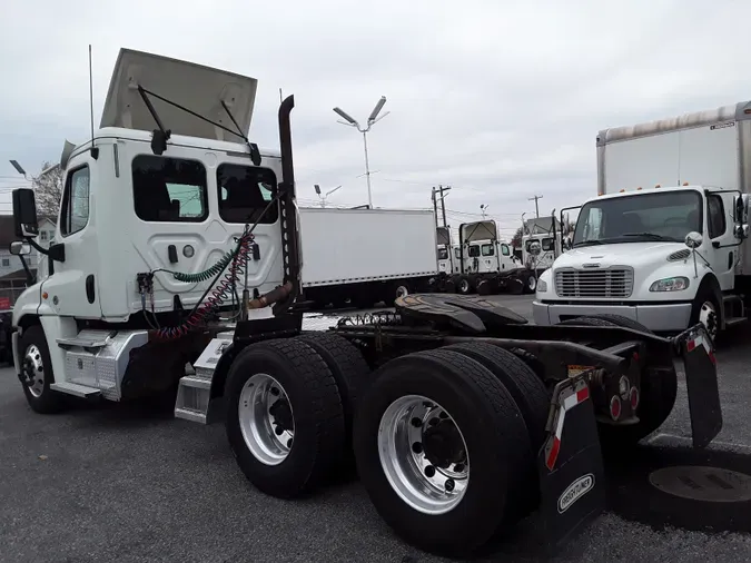 2018 FREIGHTLINER/MERCEDES CASCADIA 125