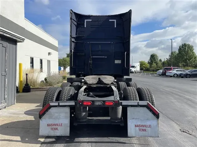 2021 VOLVO VNL760