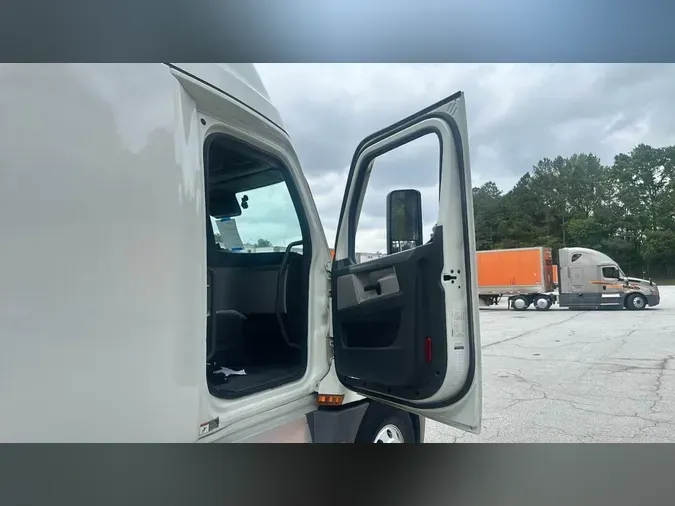 2021 Freightliner Cascadia