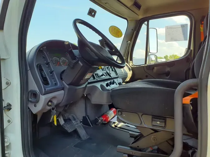 2020 FREIGHTLINER/MERCEDES M2 106