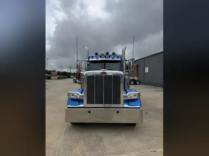 2019 PETERBILT 389